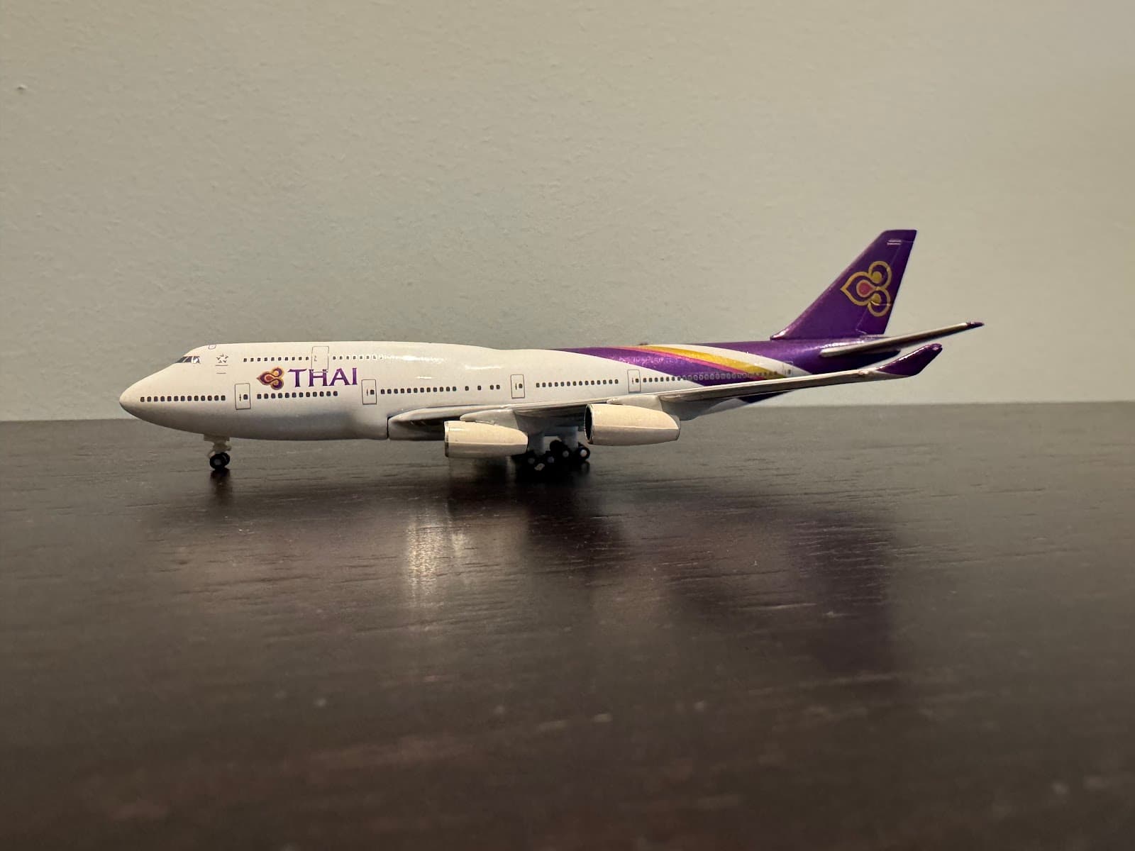 Thai Boeing B747-400