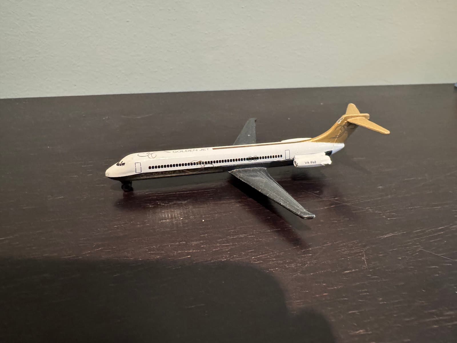 Douglas MD-80