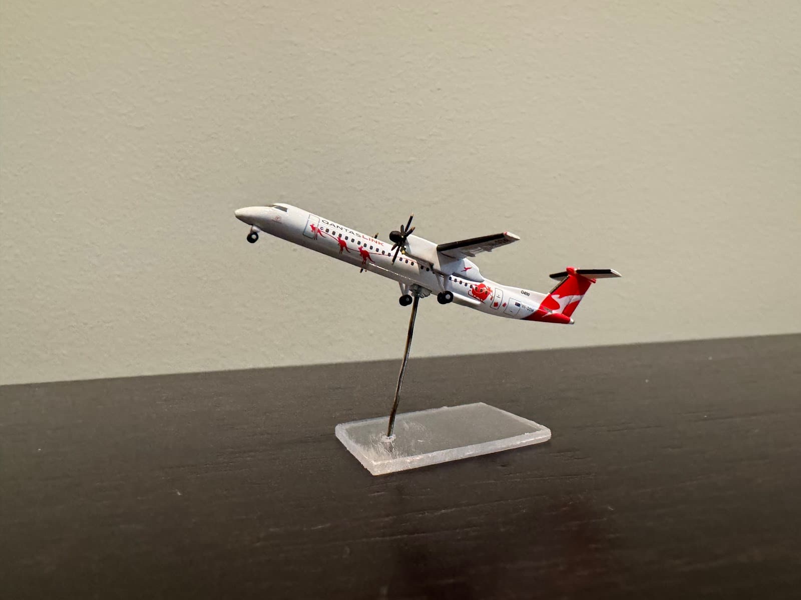 QantasLink Bombardier Q400 Dasher-8