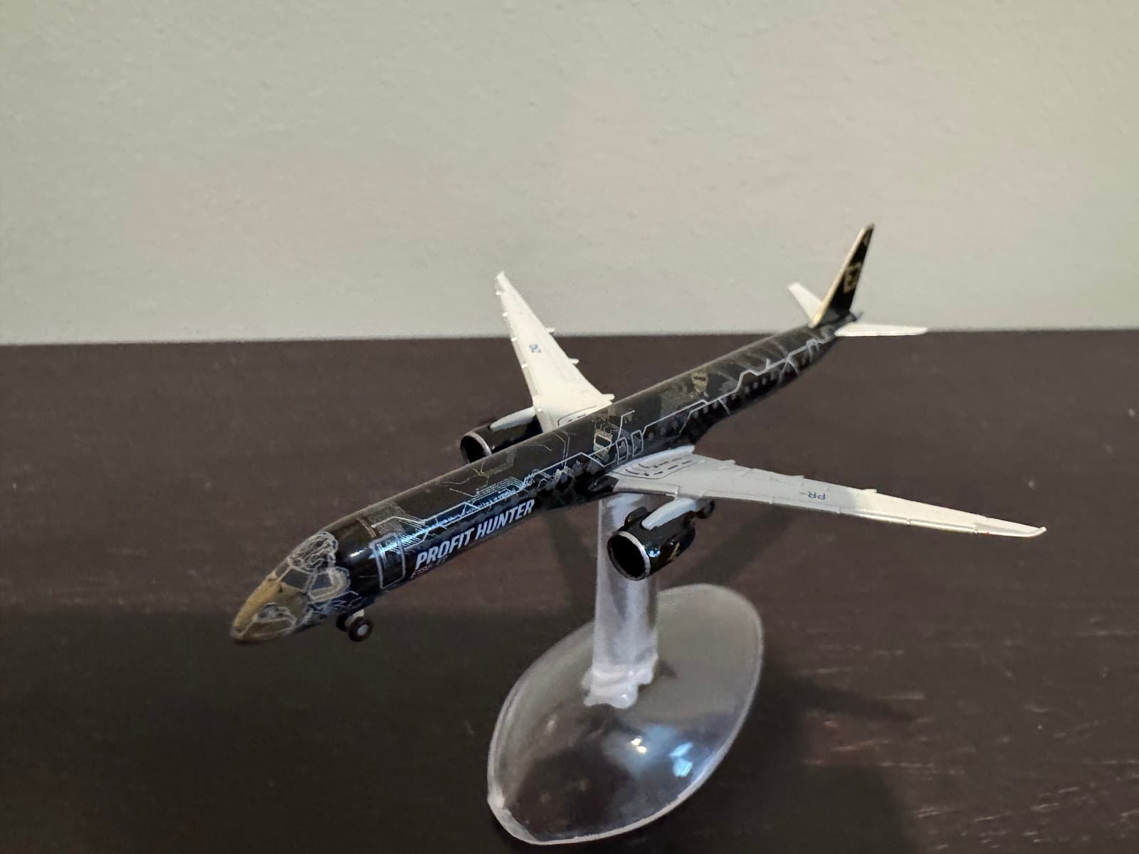 Tech Lion Embraer E195-E2
