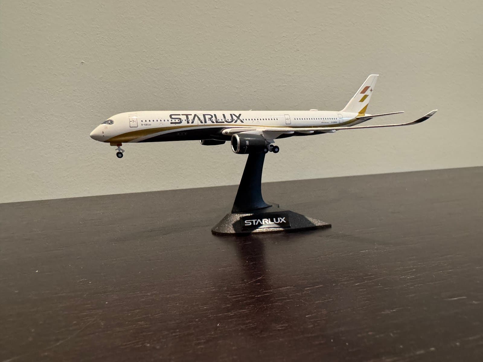 Starlux Airlines Airbus A350-900