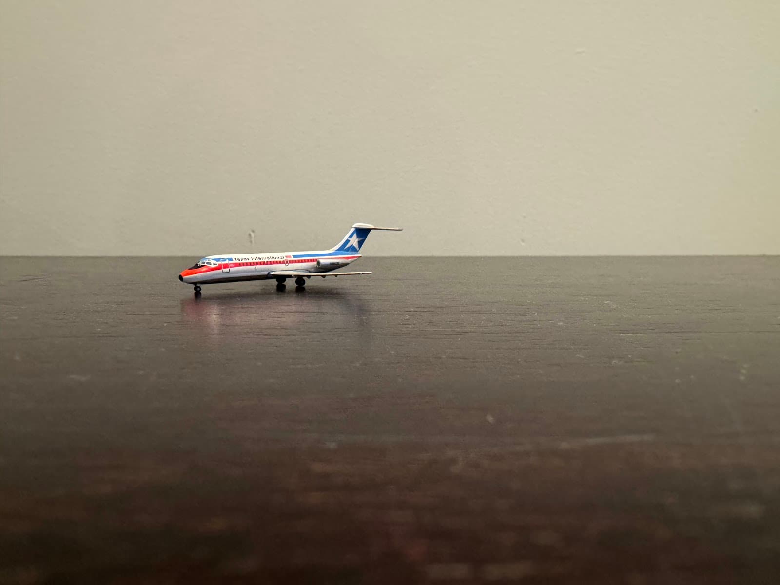 Texas International Douglas DC-9-14